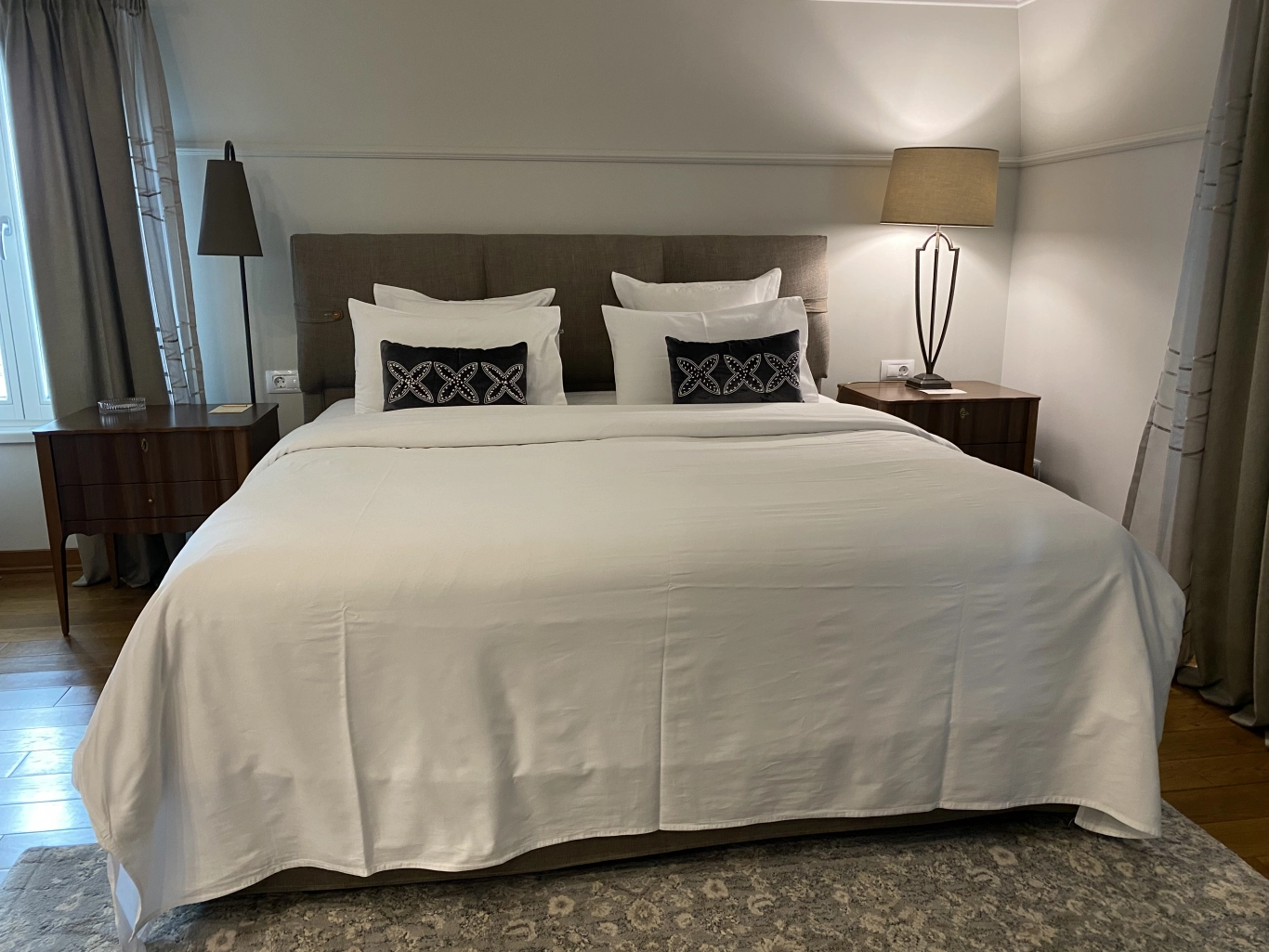 Room  Deluxe with city view