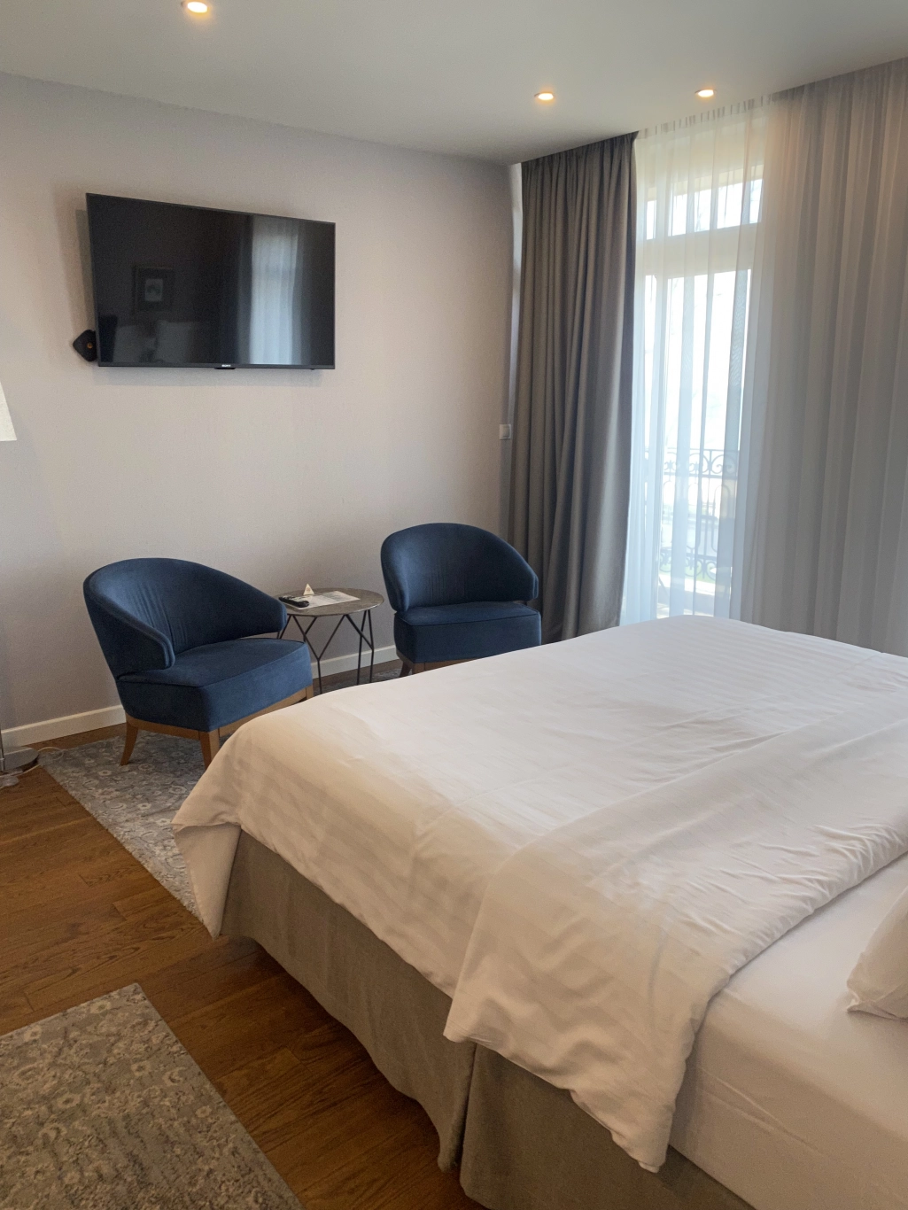 Grand deluxe room with sea view, balcony and bathtub