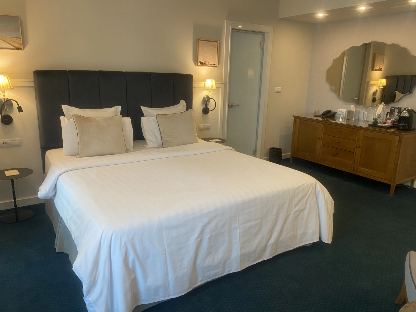 Grand deluxe room with sea view, balcony and bathtub