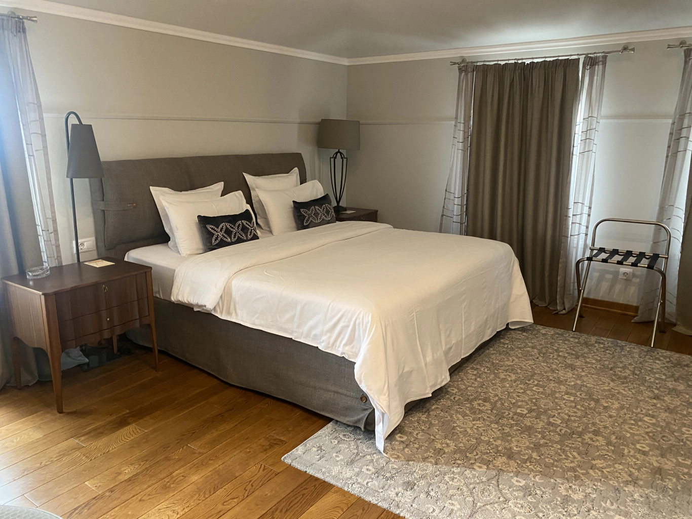 Room  Deluxe with city view