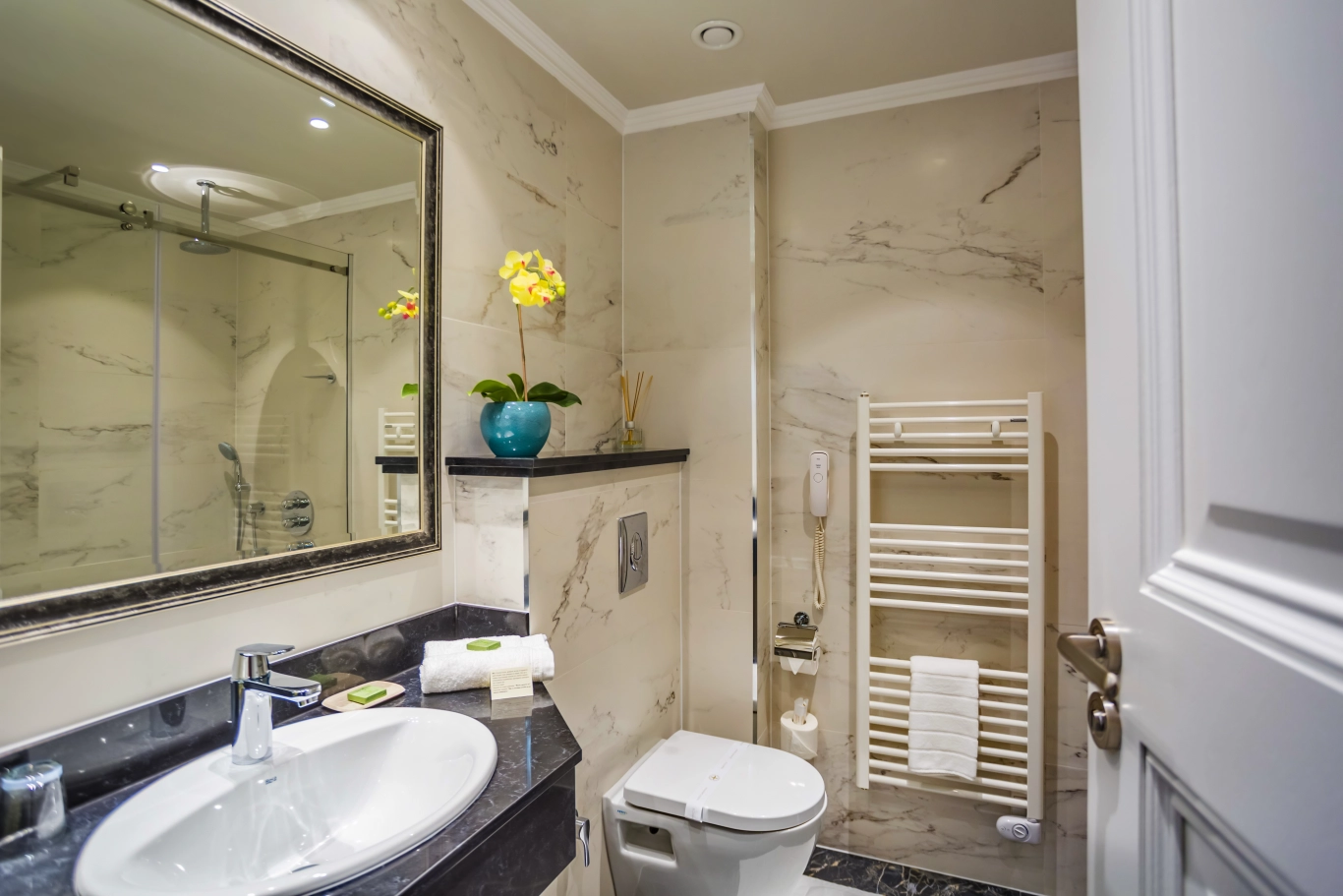 Номер на двоих