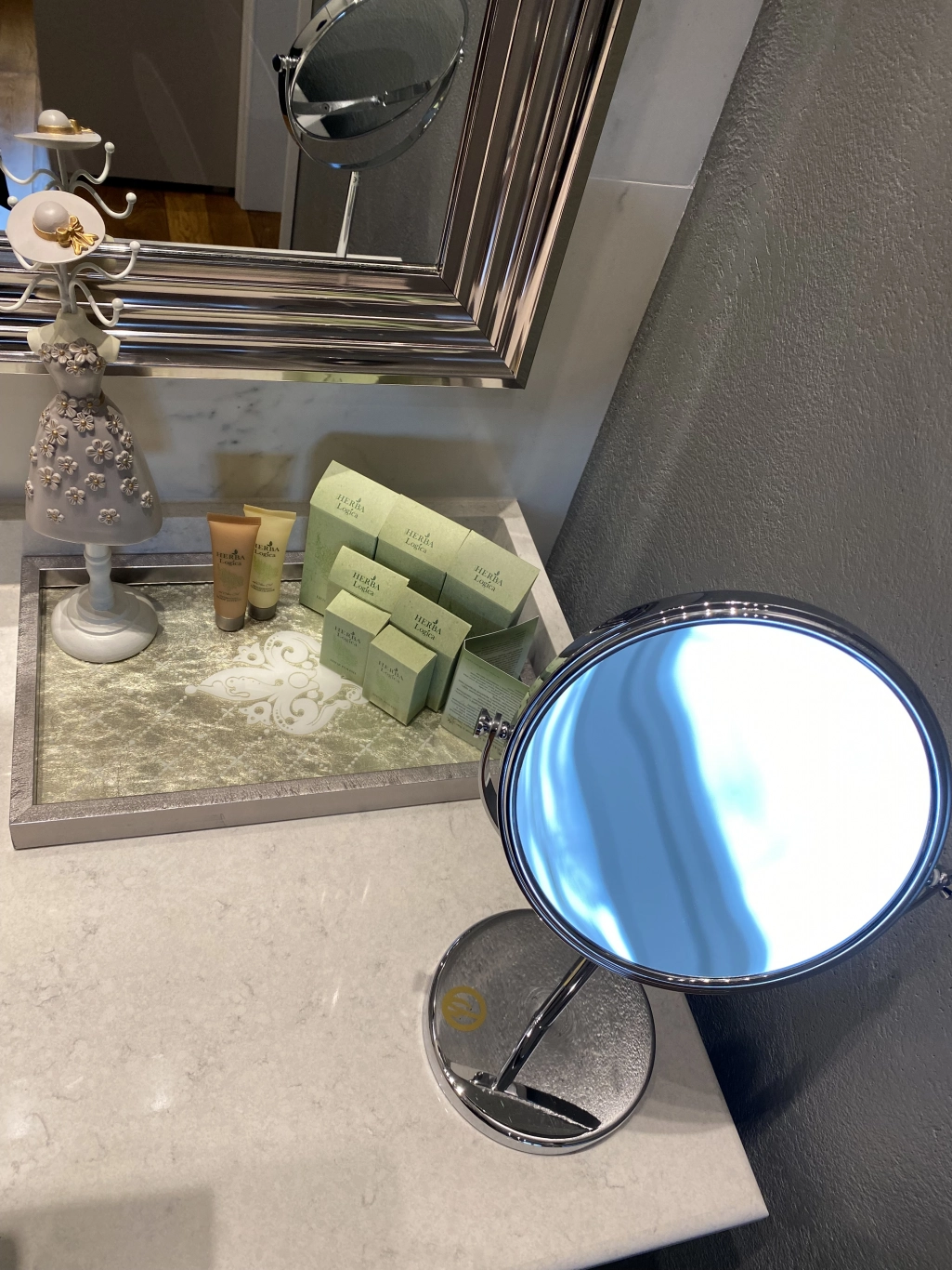 Room  Deluxe with city view