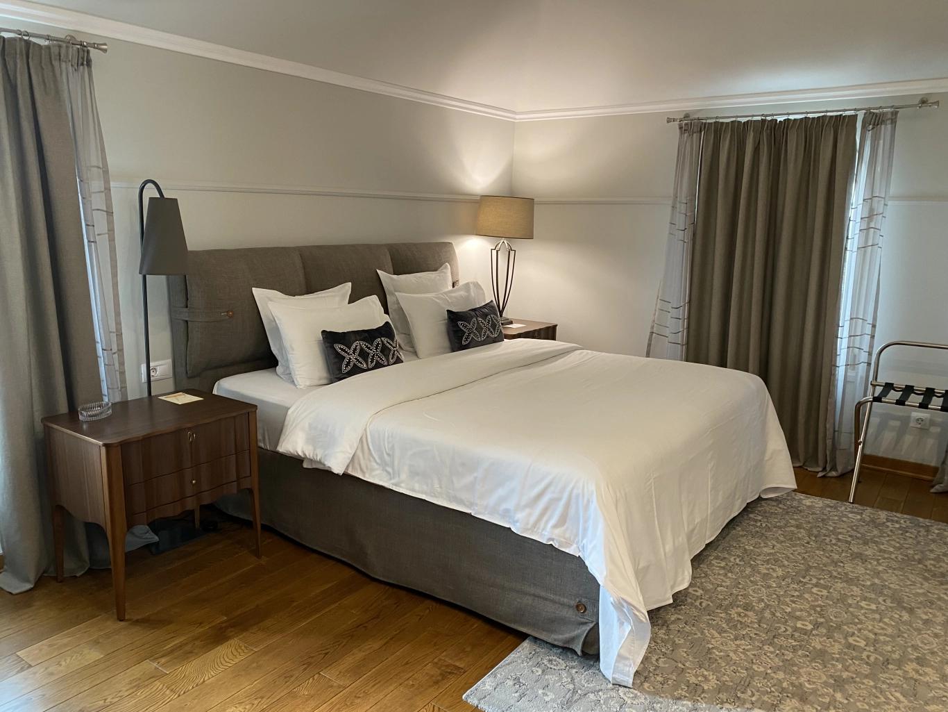 Room  Deluxe with city view