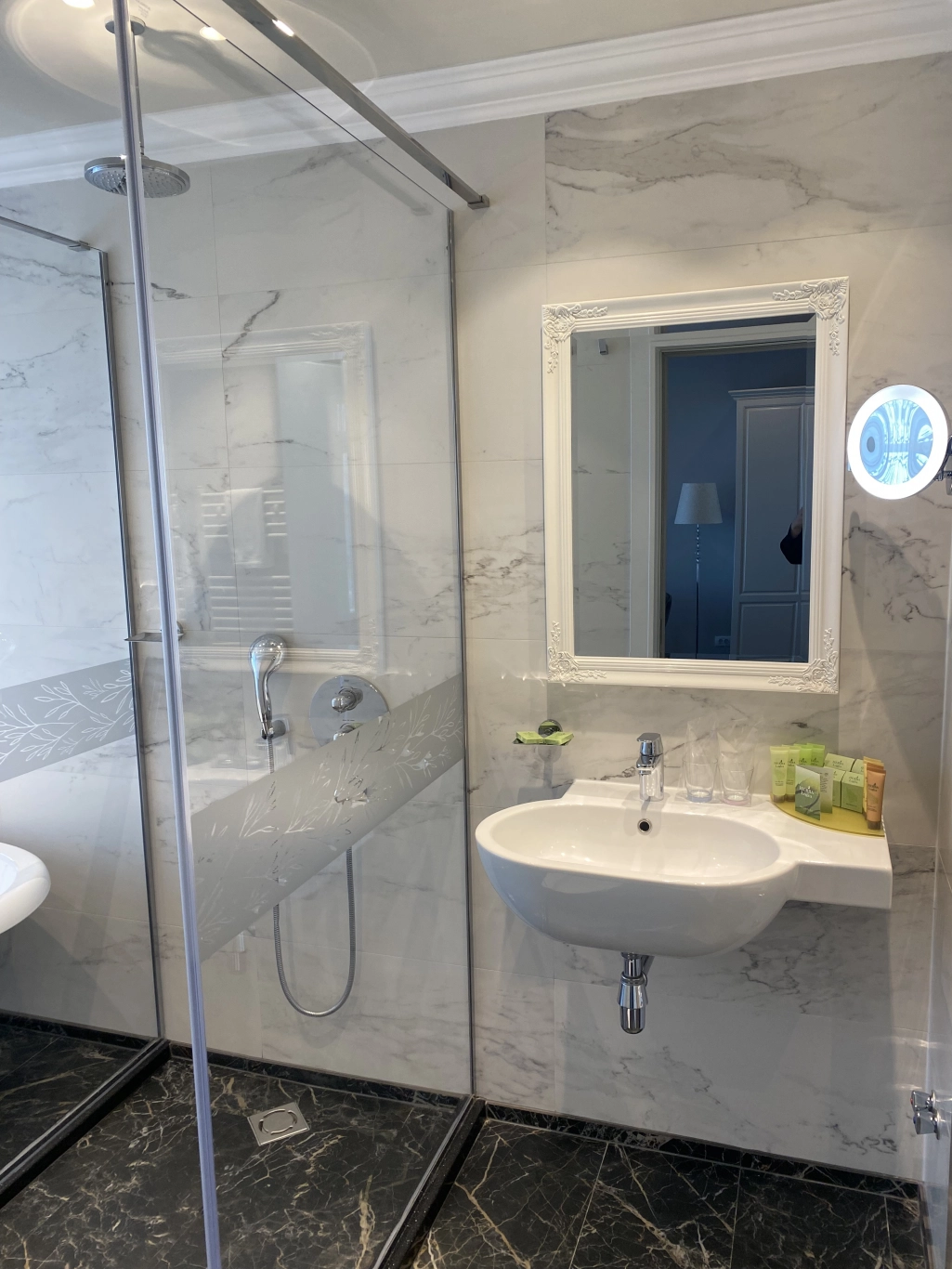 Grand deluxe room with sea view, balcony and bathtub