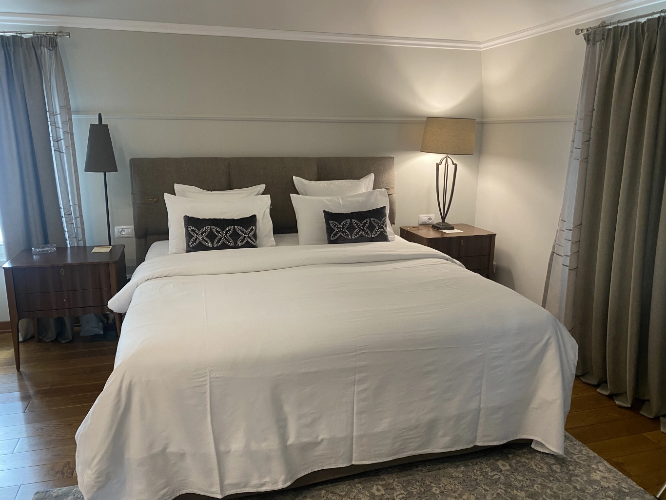 Room  Deluxe with city view