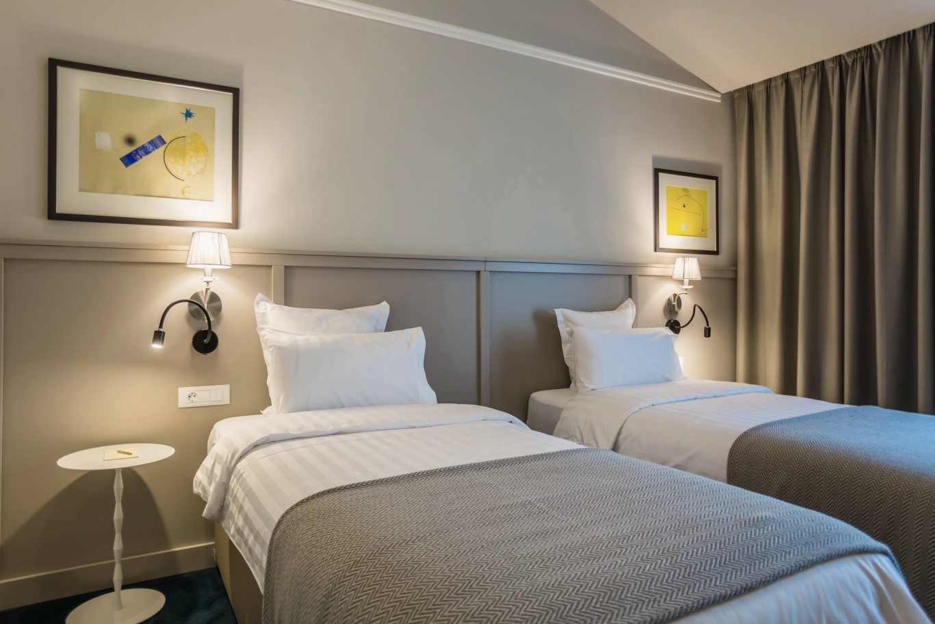 Номер на двоих