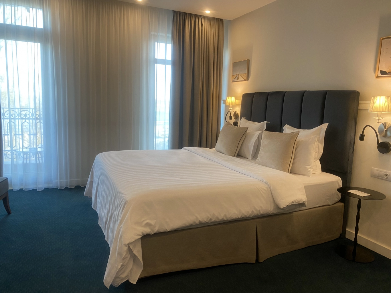 Grand deluxe room with sea view, balcony and bathtub