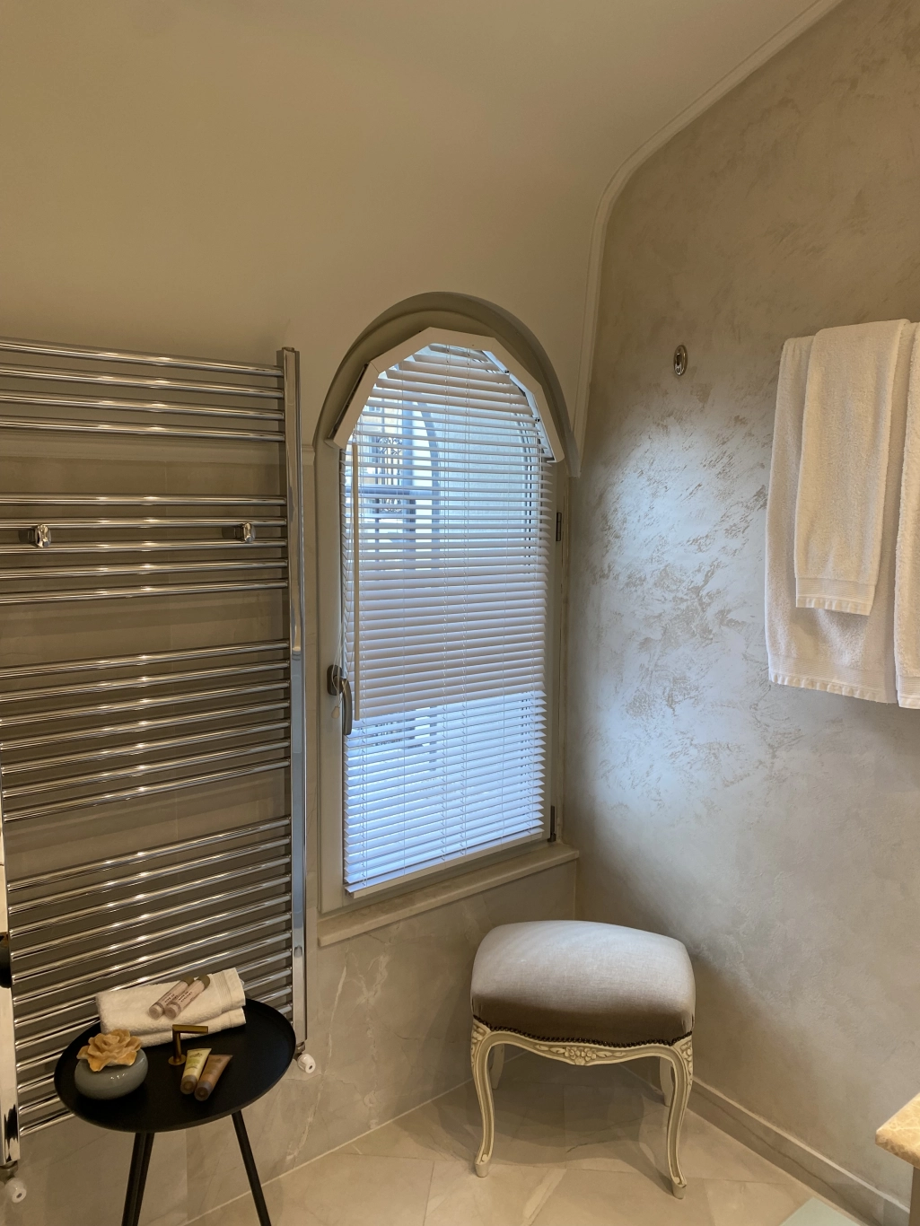 Room  Deluxe with city view