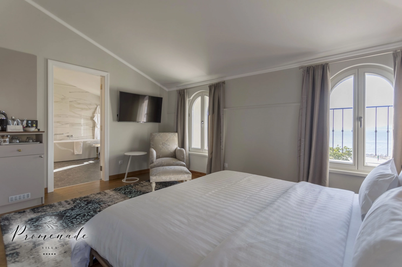 Room Deluxe with sea view